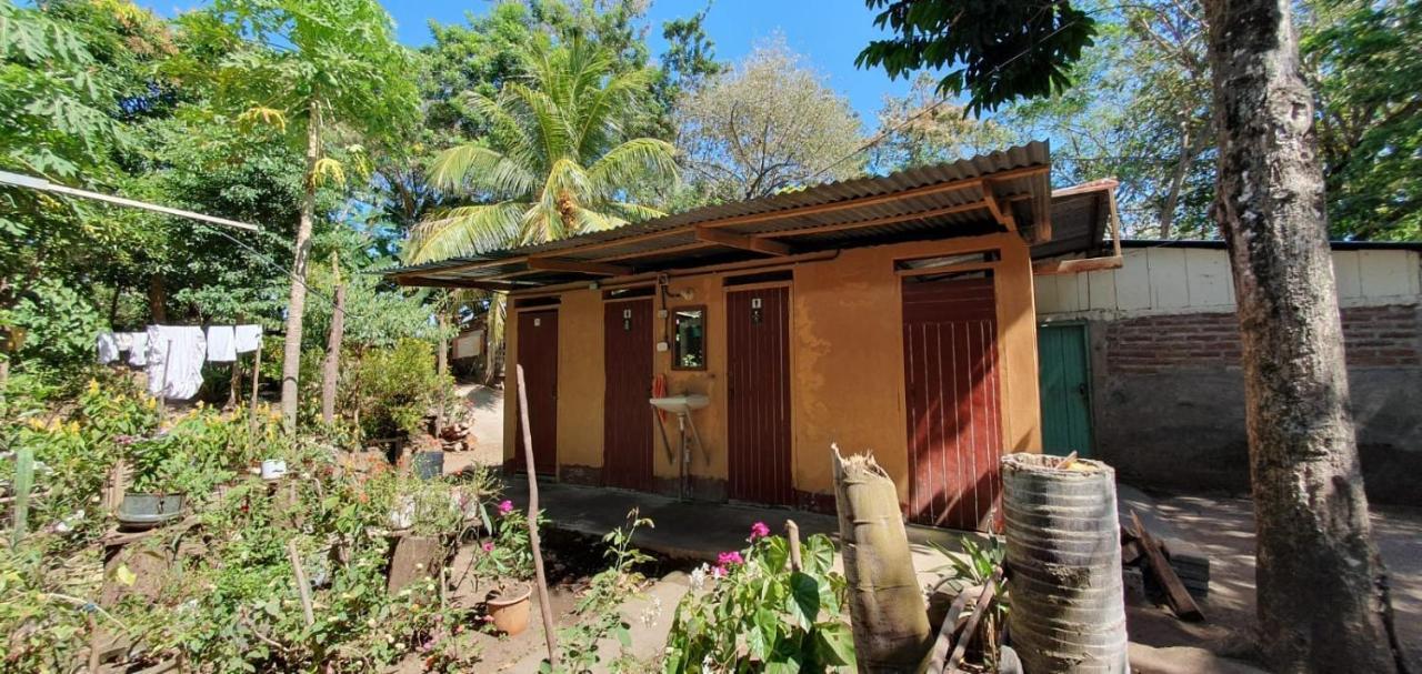 B&B, Family Run Homestay, Hospedaje La Penita Altagracia ภายนอก รูปภาพ