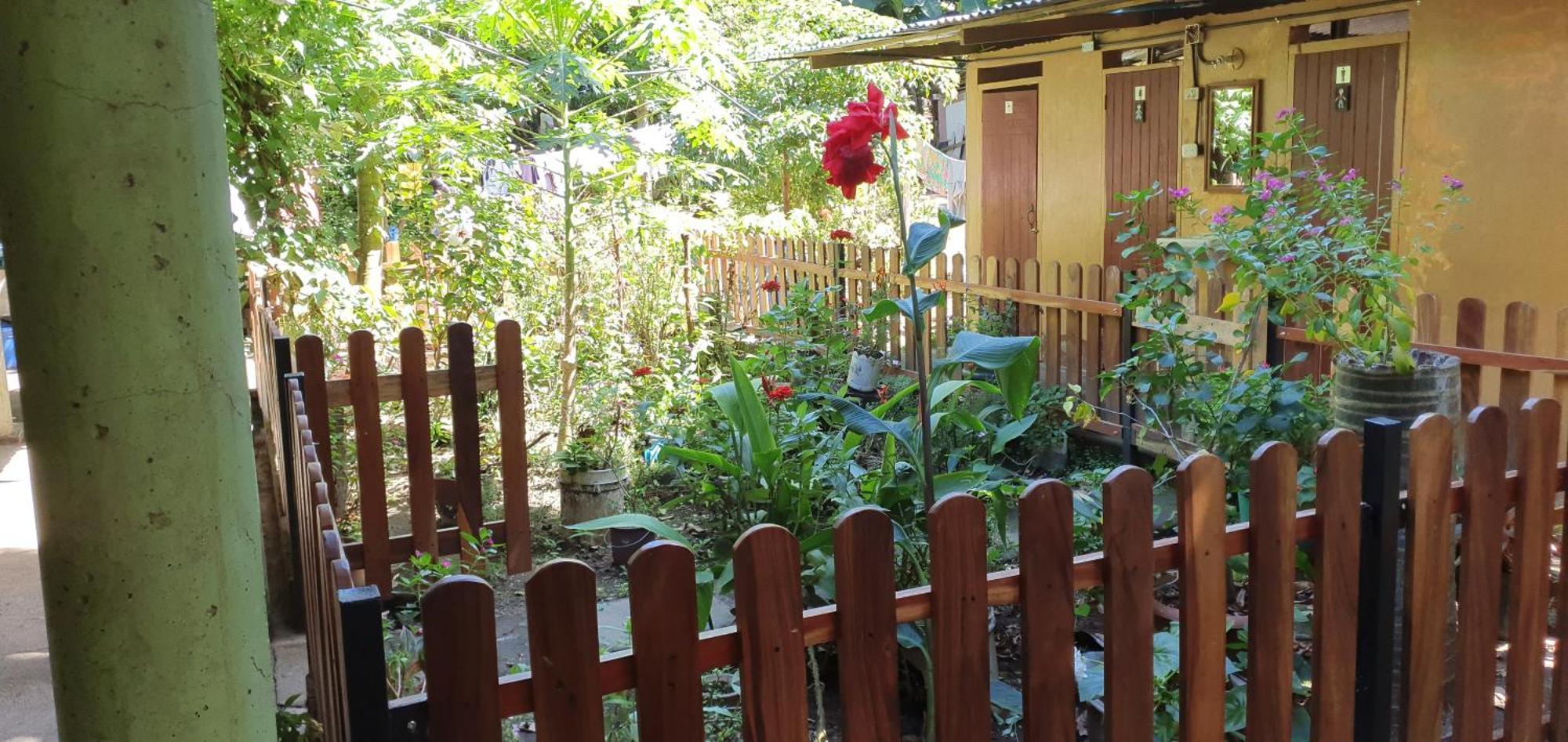 B&B, Family Run Homestay, Hospedaje La Penita Altagracia ภายนอก รูปภาพ
