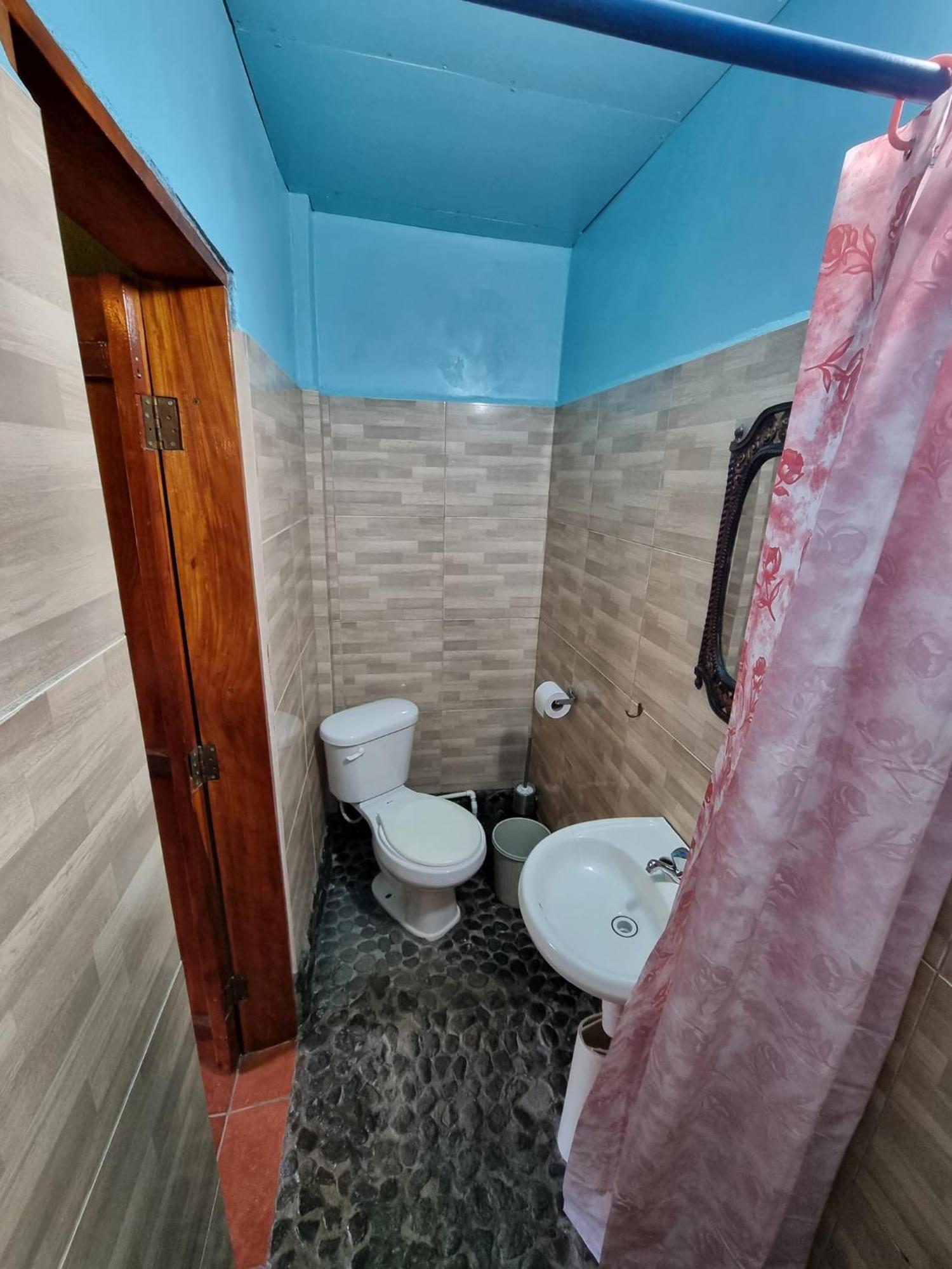 B&B, Family Run Homestay, Hospedaje La Penita Altagracia ภายนอก รูปภาพ