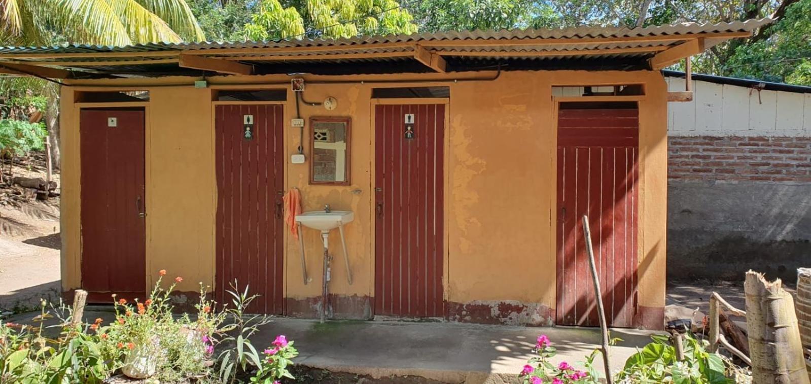 B&B, Family Run Homestay, Hospedaje La Penita Altagracia ภายนอก รูปภาพ