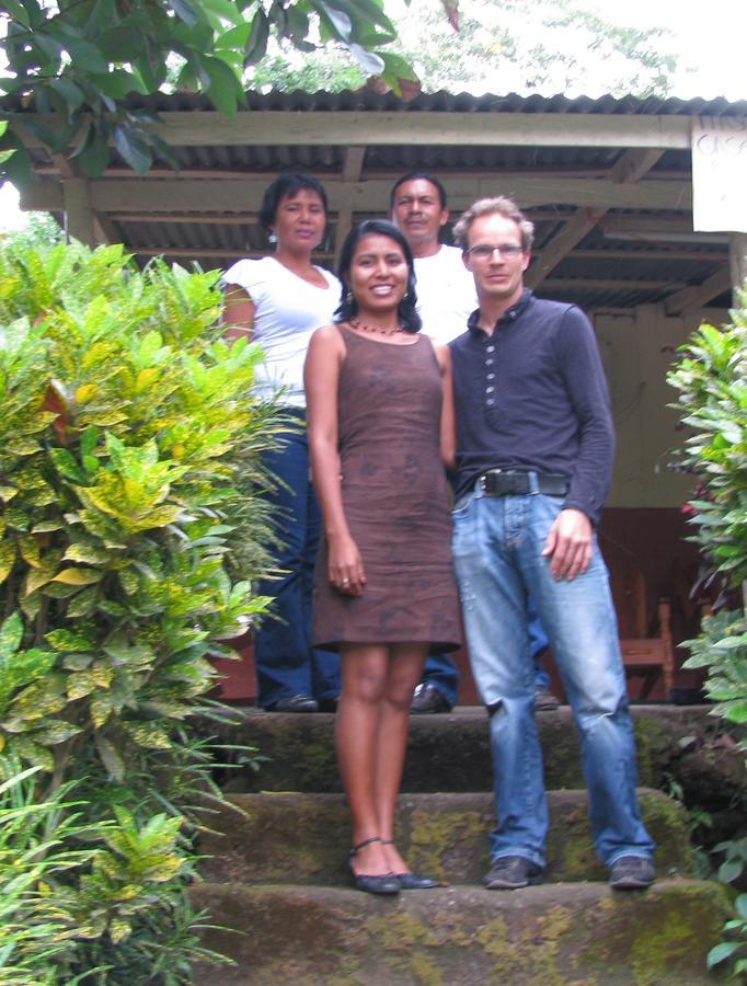 B&B, Family Run Homestay, Hospedaje La Penita Altagracia ภายนอก รูปภาพ