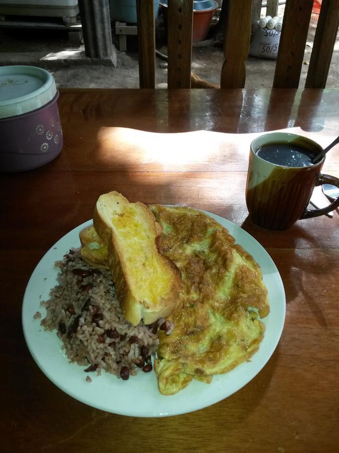 B&B, Family Run Homestay, Hospedaje La Penita Altagracia ภายนอก รูปภาพ